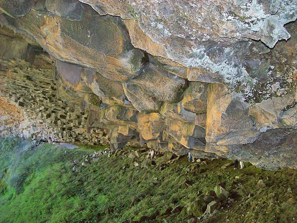 Cascada Santa Ana y Dora